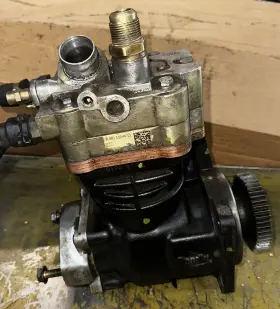 A0011304915 BENDIX Detroit Air Compressor