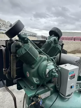 VR7-8 CHAMPION Air Compressor Gallon Great Tousa #2