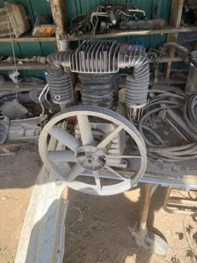 23102030 CHINOOK Stationary Reciprocating Air Pump Compressor