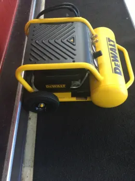 D55146 DEWALT Air Compressor #3