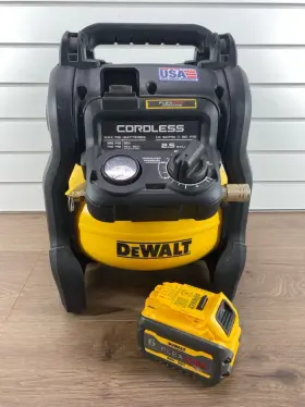 DCC2520B DEWALT Air Compressor Battery Charger