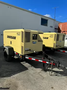 HP375 DOOSAN Cfm Diesel Air Compressor Cummins Engine