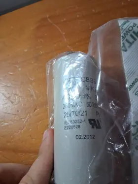 009200026F HITACHI Capacitor Ac