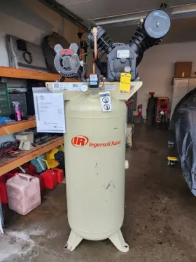 2340L5-V INGERSOLL RAND Gallon Air Compressor