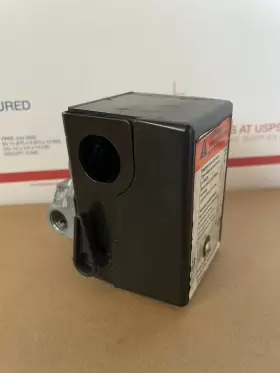 56288020 INGERSOLL RAND Ingersol Air Compressor Power Switch #2