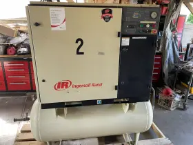 UP6-25-125 INGERSOLL RAND IR Compressor