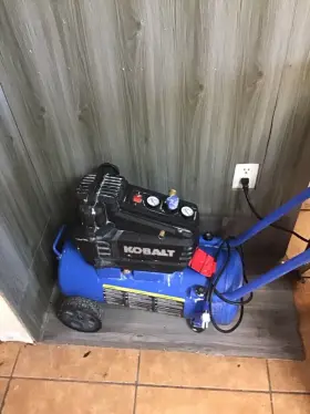 0300842 KOBALT TOOLS Air Compressor