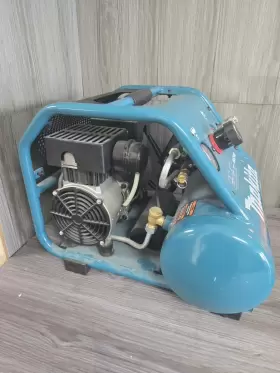 MAC210Q MAKITA Air Compressors #3