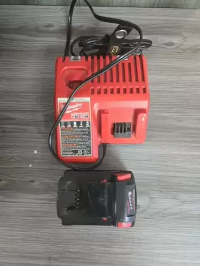 284020 MILWAUKEE TOOLS Air Compressors #3