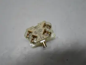 22198 QUINCY Pole Contact Block