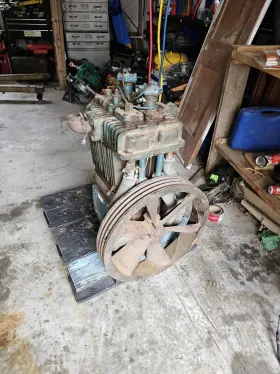 340-33 QUINCY Air Compressor