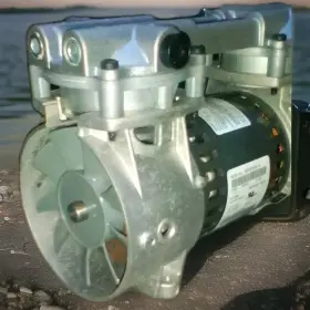 2505CE38-758 THOMAS Gardner Denver Dual Piston Oilless Air Ac
